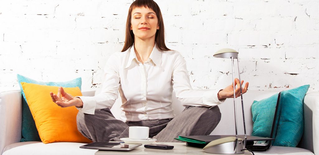 Mindfulness for Summer: A Guide for Moms