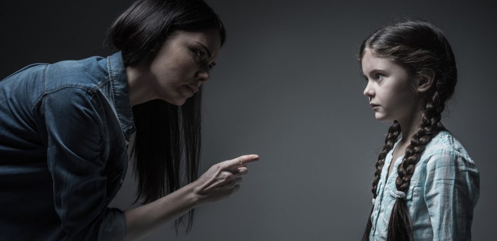 اختبار أنواع الأمومة : هل أنتِ أم متسلطة؟