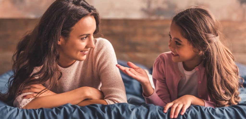 كيف اتحدث لطفلتي عن الدورة الشهرية ؟