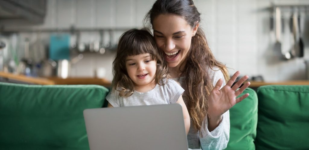 5 أفكار للحفاظ على علاقة الأب المسافر مع أطفاله