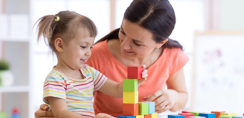 كيف تساعدين أطفالك على الدراسة في البيت