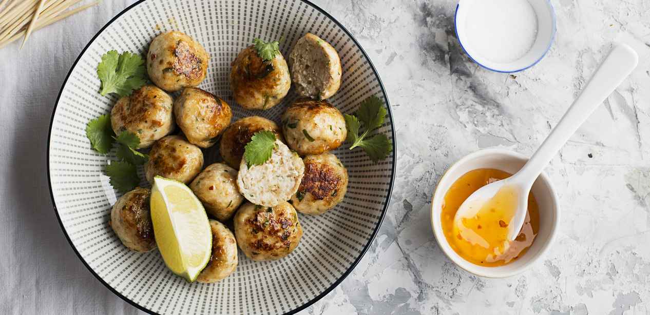 Make it tonight! Healthy chicken meatballs – Toddler approved!