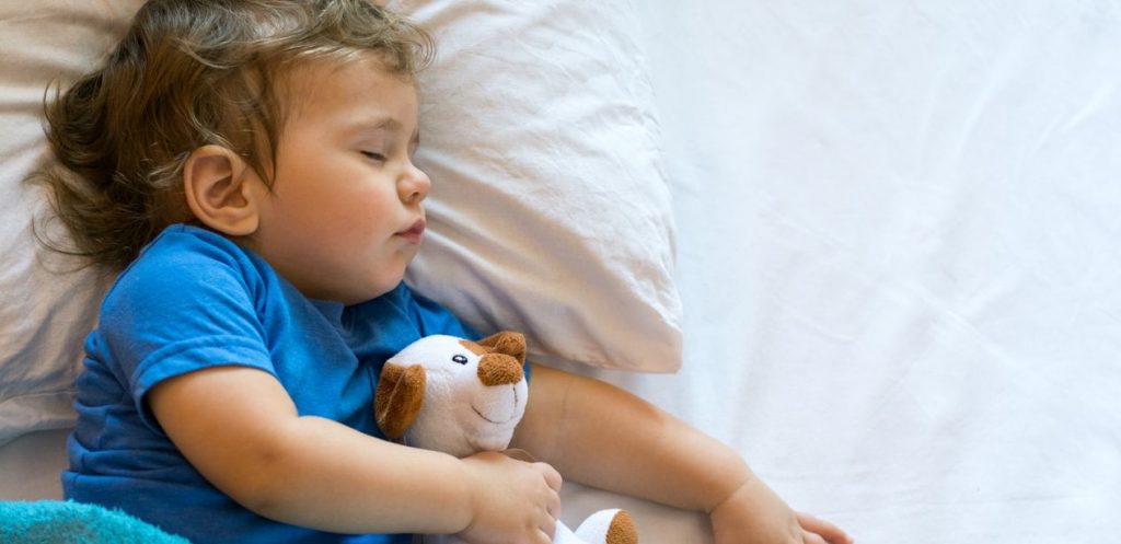 Crib to big kid bed, here’s how to do it!