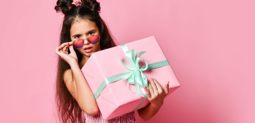 أفضل 10 هدايا للأطفال في عمر المراهقة