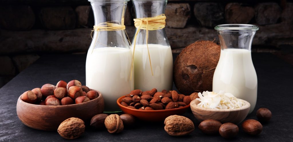 بدائل الحليب النباتية