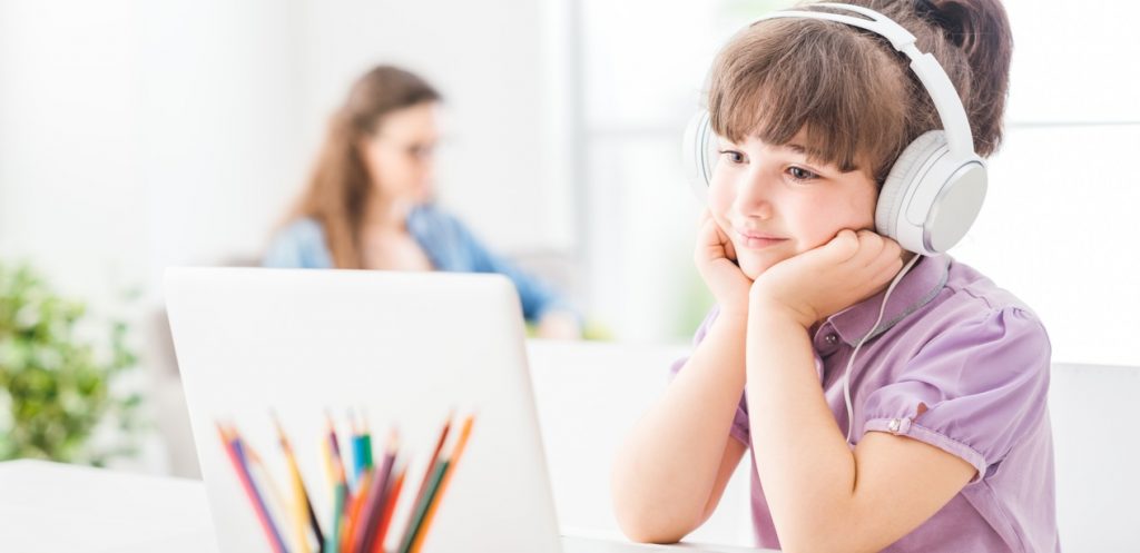 كيف تهيئين أطفالك لتجربة الدراسة عن بعد