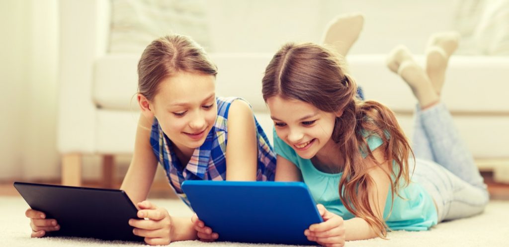 كيف ترتبين مواعيد لعب عن بعد لصغارك؟