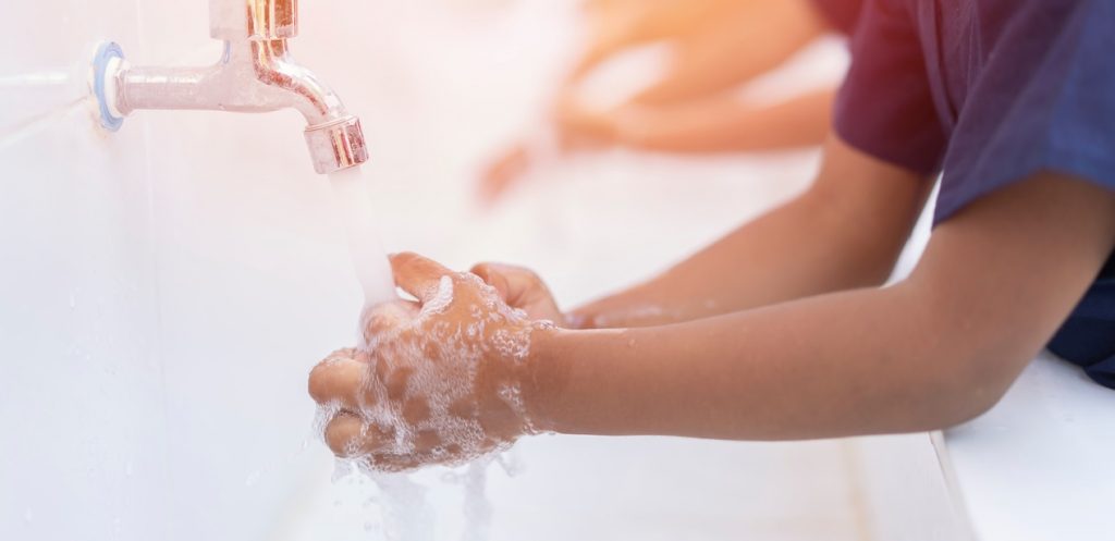 عادات صحية ضرورية للأطفال عند العودة للمدرسة