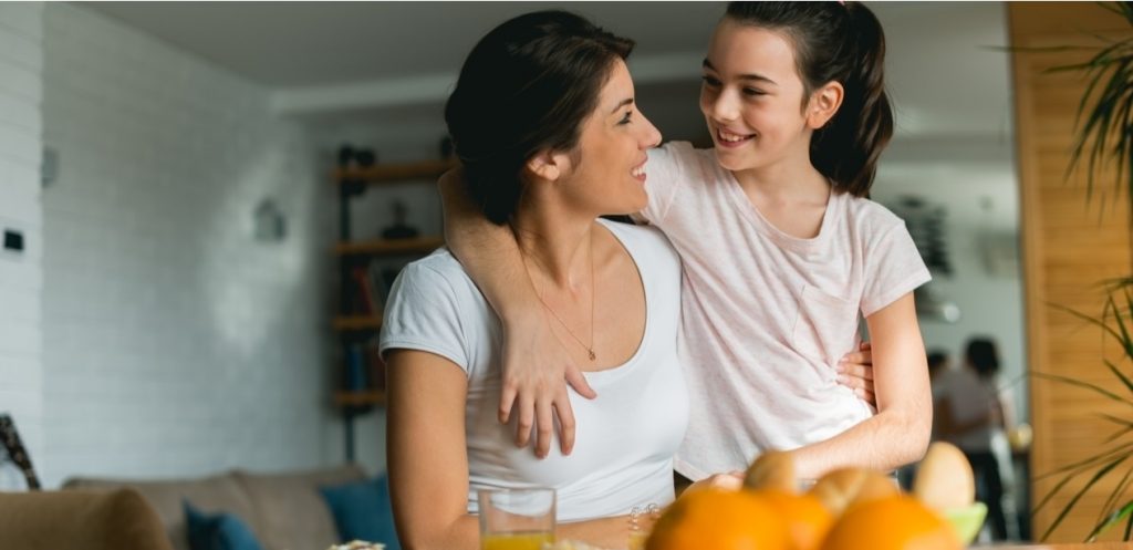 كيف يمكنك أن تجعلي أطفالك يستمعوا إليك دون عصبية