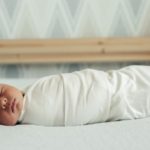 تقميط طفلي وأثره على النوم