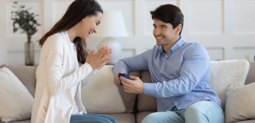 كيف تقنعين زوجك بما تريدين