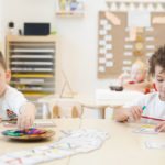 تهيئة الأطفال للعودة إلى المدرسة: التعامل مع تراجع التكيف في سنوات الروضة تهيئة الأطفال للعودة إلى المدرسة: التعامل مع تراجع التكيف في سنوات الروضة