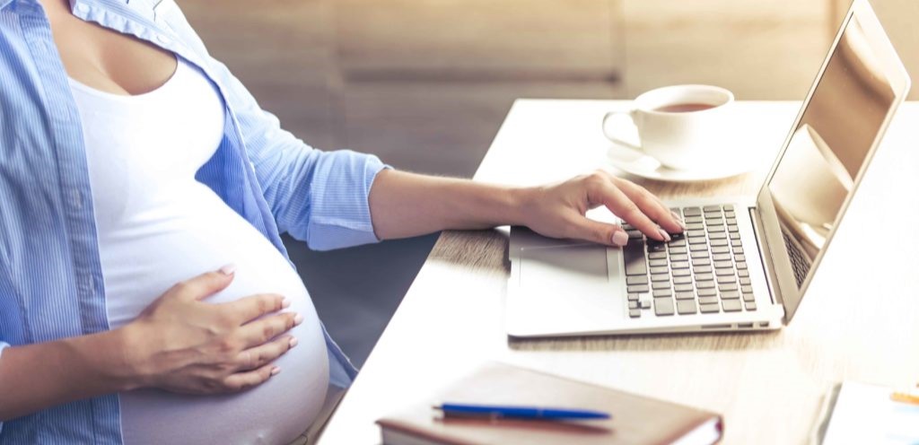 How to Balance Work & Pregnancy Without Burning Out
